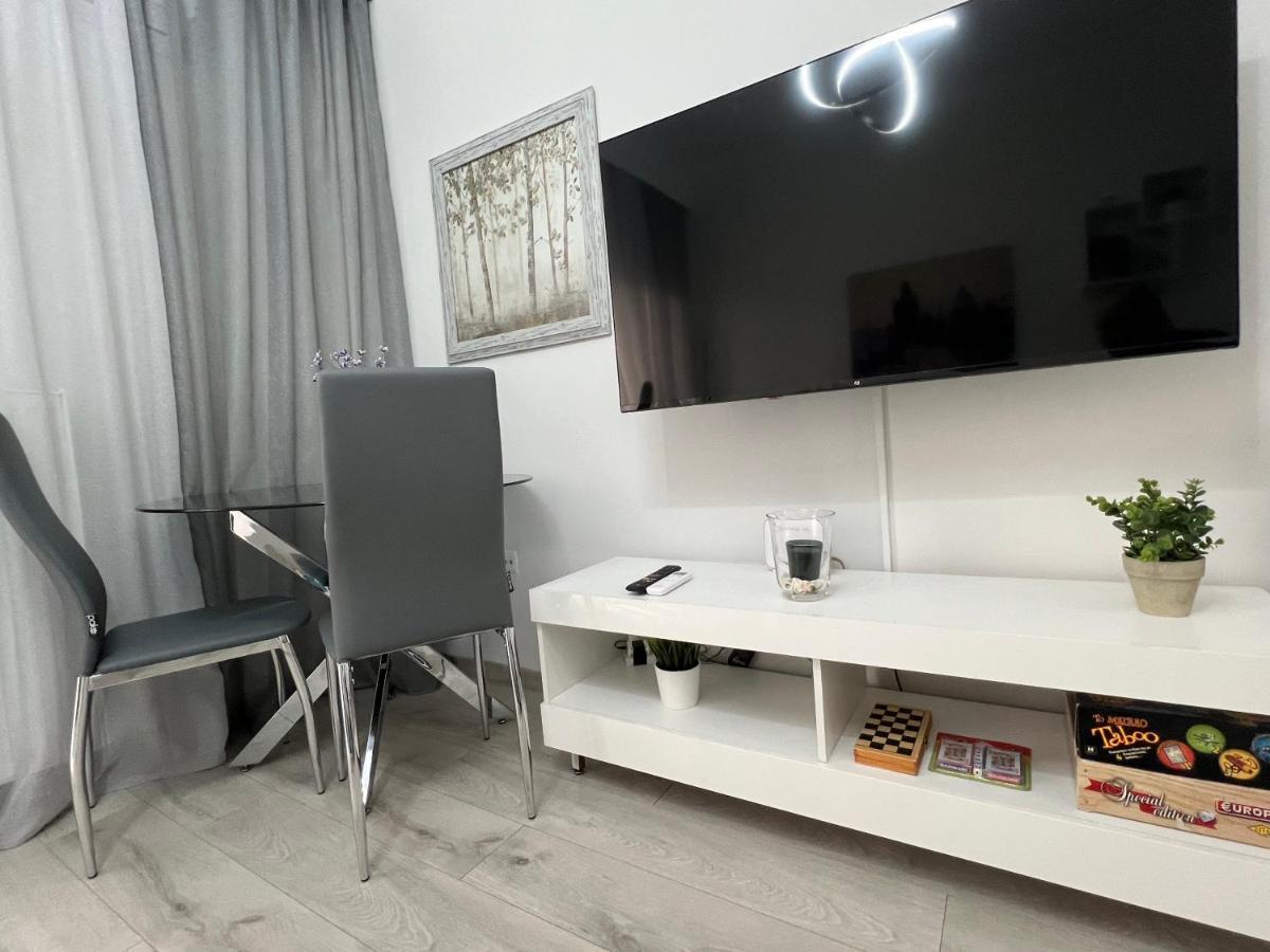 Serres City Center Modern Apartment Exteriör bild